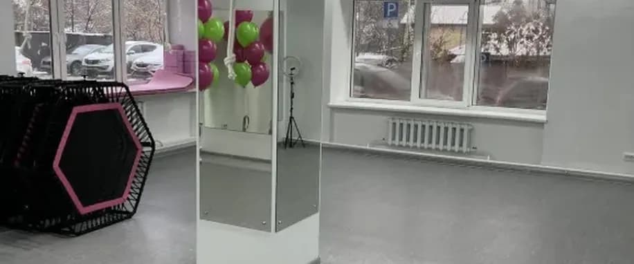gallery slide