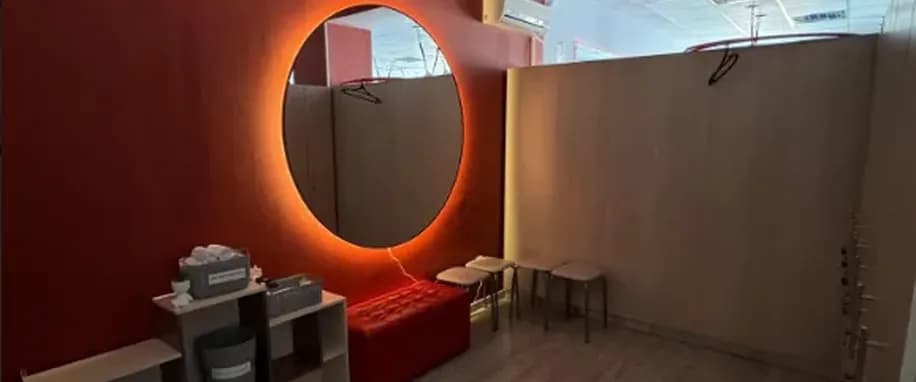 gallery slide