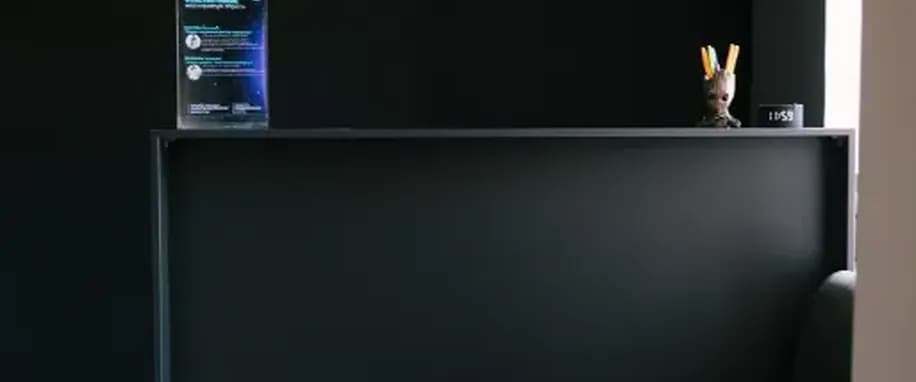 gallery slide