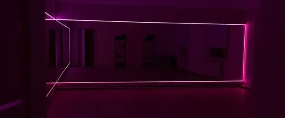 gallery slide